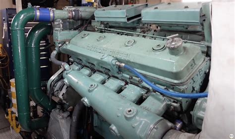 2 Detroit Diesel