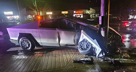 Cybertruck Crash