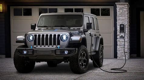 Jeep 4Xe Hybrid Vs. Electric: The Essential Comparison Guide