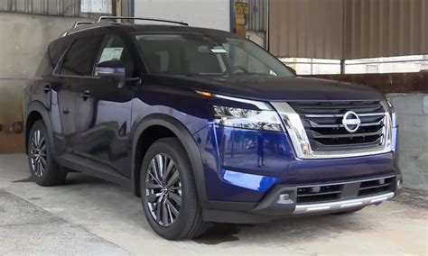 Nissan 3 Row Suv